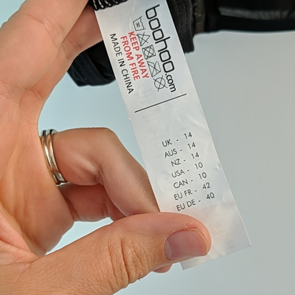 BOOHOO Zip Up Bra - Picture 3 of 3